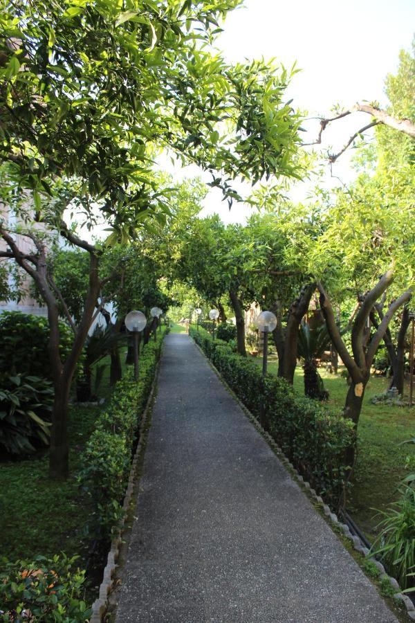 Residenza Caserta Sud - Appartamento Con Giardino Kültér fotó