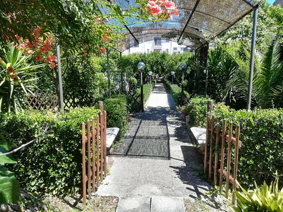 Residenza Caserta Sud - Appartamento Con Giardino Kültér fotó