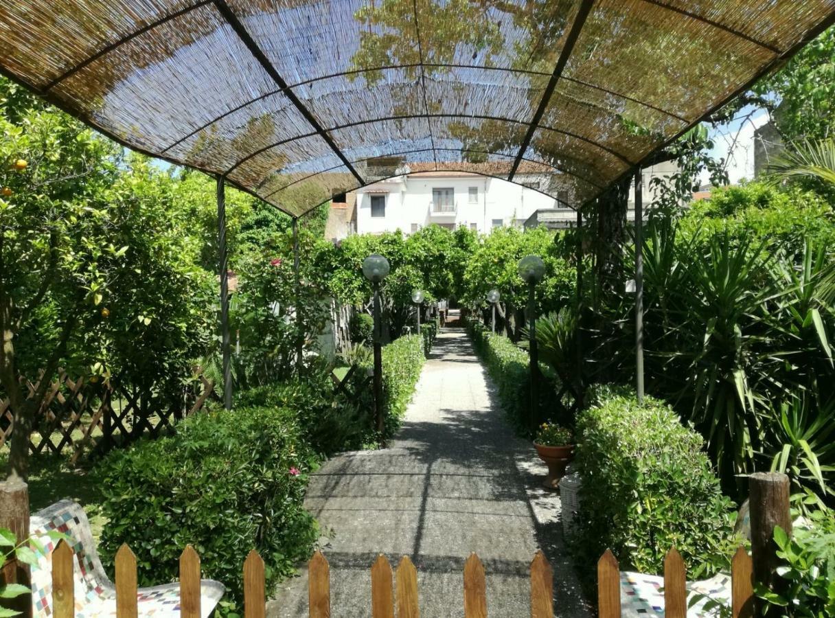 Residenza Caserta Sud - Appartamento Con Giardino Kültér fotó