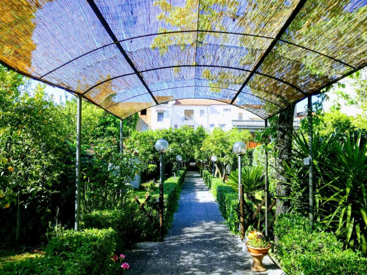 Residenza Caserta Sud - Appartamento Con Giardino Kültér fotó